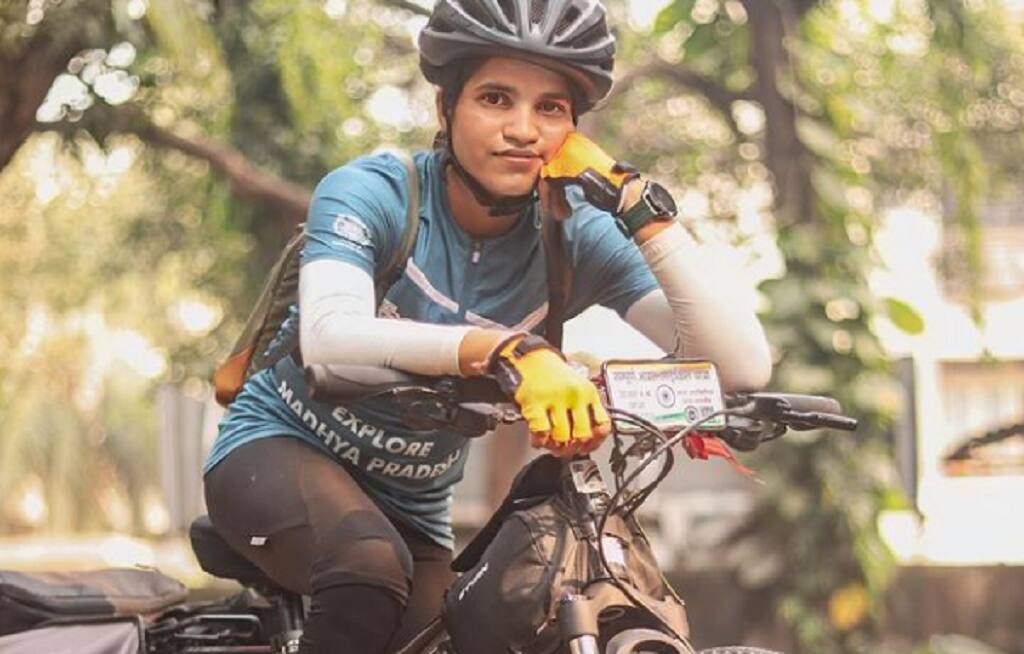 ”இந்தியா பெண்களுக்குப் பாதுகாப்பானதுதான்” : சைக்கிள் பயணம் செய்யும் 24 வயது வீராங்கணை