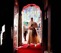 Photos: ક્યારેક માતાના ચરણોમાં તો ક્યારેક હાથમાં બંદુક... વર્ષ 2022માં PM મોદીનો અવિસ્મરણીય અવતાર