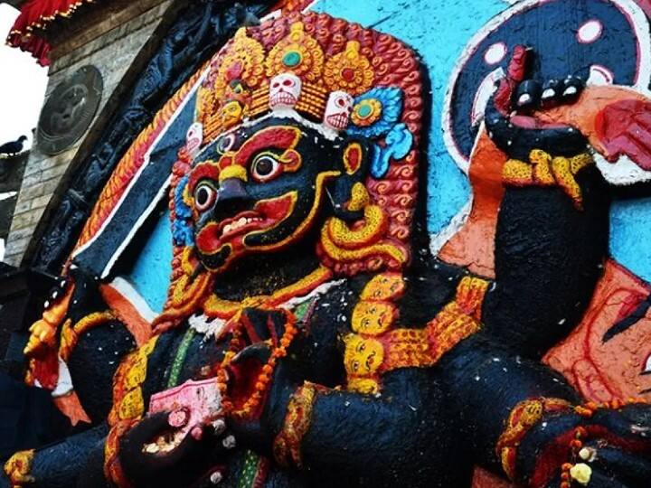 केतु जब दूषित होता है तो कई बीमारियां घेर लेती हैं ऐसे में साल 2023 में स्वस्थ रहना है तो बाबा भैरवनाथ की उपासना करें. श्री भैरव चालीसा का पाठ करना उत्तम होगा.