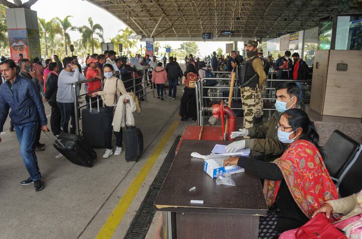 जगभरात चीन, जपान, दक्षिण कोरिया आणि ब्राझीलसह अनेक देशांमध्ये कोरोना विषाणूचा संसर्ग पुन्हा एकदा वेगाने पसरताना दिसत आहे. त्यामुळे भारतात कोरोनाची परिस्थिती सध्या नियंत्रणात असली, तरी सरकारकडून नागरिकांना खबरदारी बाळगण्याचे आवाहन केले जात आहे.