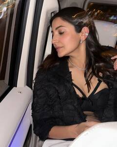 Anushka Sharma Photos:साल के आखिरी दिन अनुष्का शर्मा ने दिखाया ग्लैमरस अवतार, ब्लैक लुक में दुबई से शेयर की खूबसूरत तस्वीरें