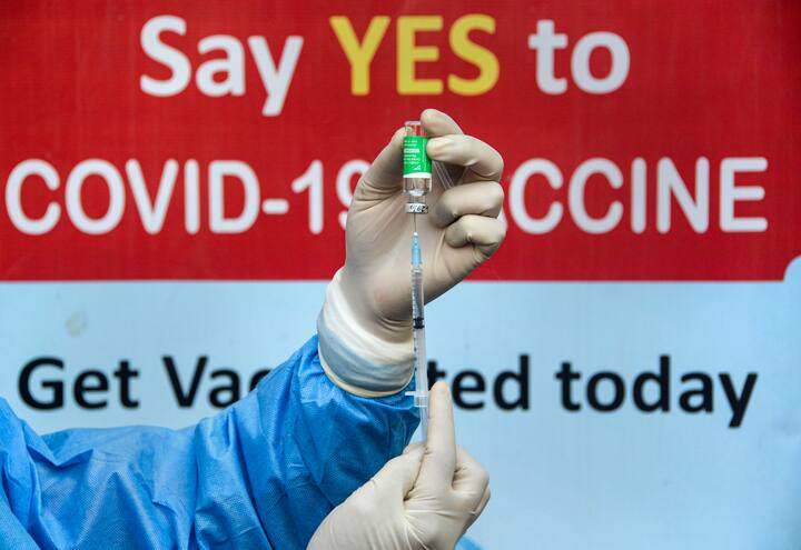 आरोग्य तज्ज्ञांच्या मते, भारतातसाठी पुढचे 40 दिवस फार महत्त्वाचे ठरणार आहेत. या काळात नागरिकांनी योग्य खबरदारी आणि काळजी घेणे गरजेचे आहे. अन्यथा देशात पुन्हा कोरोनाची लाट येऊ शकते, असा अंदाज व्यक्त करण्यात आला आहे.