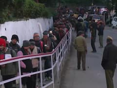 New Year Celebration: 2022 का आज आखिरी दिन.. नए साल के स्वागत के लिए सैलानी तैयार, कोरोना के खतरे के बीच पर्यटन स्थलों पर जबरदस्त भीड़