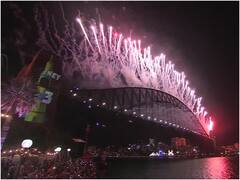 New Year Celebration: सिडनी से लेकर दिल्ली तक...कुछ ऐसे मनाया गया नए साल का जश्न- देखें ये शानदार तस्वीरें