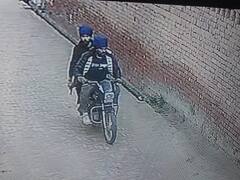 Moga: ਬੇਖ਼ੌਫ ਹੋਏ ਬਦਮਾਸ਼, ਸ਼ਰੇਆਮ ਪਿੰਡ ਵਿੱਚ ਕੱਢੇ ਫ਼ਾਇਰ, ਪੁਲਿਸ ਨੇ ਜਾਂਚ ਦਾ ਦਿੱਤਾ ਭਰੋਸਾ