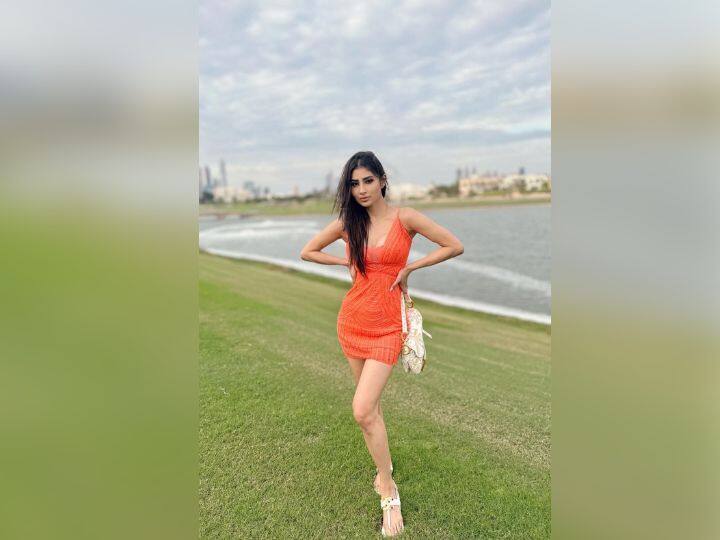 Mouni Roy Photos: मौनी रॉय इन दिनों अपने इंस्टाग्राम अकाउंट पर एक से बढ़कर एक तस्वीरें अपने फैंस के साथ शेयर कर रही हैं. इन फोटोज में एक्ट्रेस बेहज बोल्ड नजर आ रही हैं.