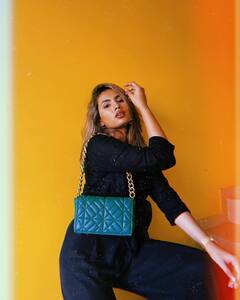 Aashna Hegde Photos: खूबसूरती में मां पाखी हेगड़े को पीछे छोड़ चुकी हैं आशना हेगड़े, यूट्यूब क्वीन हैं एक्ट्रेस की लाडली...