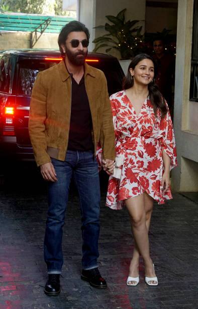 आलिया भट्ट : बॉलीवुड एक्ट्रेस आलिया भट्ट की हॉलीवुड में चर्चा हो रही है, जानिए कैसे? आलिया भट्ट : बॉलीवुड एक्ट्रेस आलिया भट्ट की हॉलीवुड में चर्चा हो रही है, जानिए कैसे?