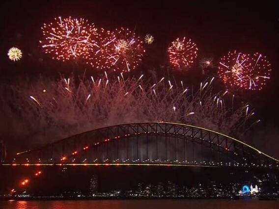 New Year Celebration: सिडनी से दिल्ली तक... ऐसे मनाया गया न्यू ईयर सेलिब्रेशन- देखिए ये कमाल की तस्वीरें New Year Celebration: सिडनी से दिल्ली तक... ऐसे मनाया गया न्यू ईयर सेलिब्रेशन- देखिए ये कमाल की तस्वीरें
