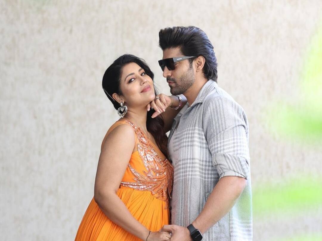 Gurmeet Choudhary Injures Himself While Shielding Debina Bonnerjee From Fans On New Year's Eve Gurmeet Choudhary Injures Himself While Shielding His Wife Debina Bonnerjee From Fans On New Year's Eve Gurmeet Choudhary Injures Himself While Shielding Debina Bonnerjee From Fans On New Year's Eve