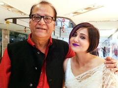 'শুধু যদি সময় থমকে থাকত', নববর্ষে বাবার সঙ্গে পুরনো ছবি পোস্ট করে আবেগপ্রবণ স্বস্তিকা