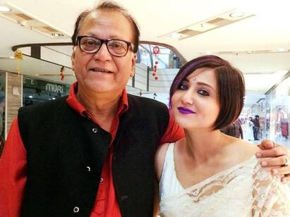 Swastika Mukherjee posts throwback picture with late father actor santu mukherjee on new year Swastika Mukherjee: শুধু যদি সময় থমকে থাকত, নববর্ষে বাবার সঙ্গে পুরনো ছবি পোস্ট করে আবেগপ্রবণ স্বস্তিকা