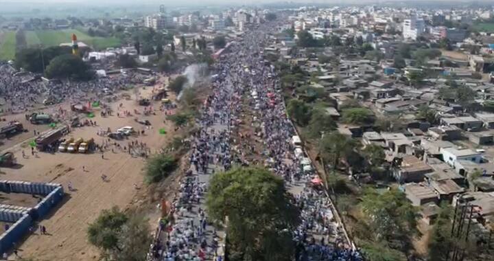 205 वर्षांपुर्वी कोरेगाव भीमा इथं झालेल्या लढाईत महार आणि इतर समाजातील सैनिकांच्या पराक्रमुळे ब्रिटिशांनी पेशव्यांच्या सैन्याचा पराभव केला होता.