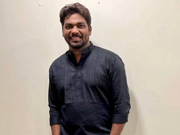 The Kapil Sharma Show Zakir Khan remembered when he was removed from stage within 2 minutes during performance जब Zakir Khan को परफॉर्मेंस के दो मिनट बाद ही स्टेज से कर दिया गया था OUT, अब कॉमेडियन ने याद किए पुराने दिन