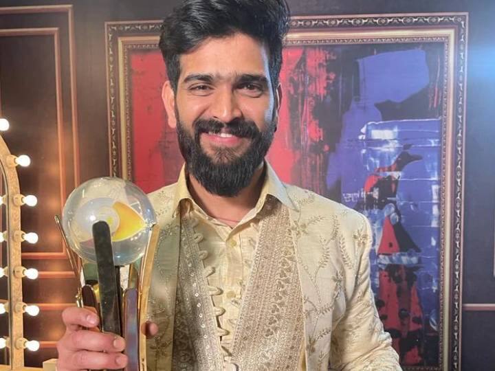 Bigg Boss Kannada 9 Winner: रूपेश शेट्टी बने 'बिग बॉस कन्नड़ 9' के विनर, ट्रॉफी के साथ मिली इतनी मोटी रकम Bigg Boss Kannada 9 Winner Roopesh Shetty won trophy with 50 lakh prize money show hosted by Kiccha Sudeep Bigg Boss Kannada 9 Winner: रूपेश शेट्टी बने 'बिग बॉस कन्नड़ 9' के विनर, ट्रॉफी के साथ मिली इतनी मोटी रकम