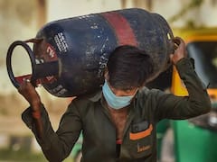LPG Price Reduced: નવા નાણાકીય વર્ષની શરુઆતમાં લોકોને મળી રાહત, LPG સિલિન્ડરના ભાવમાં થયો મોટો ઘટાડો