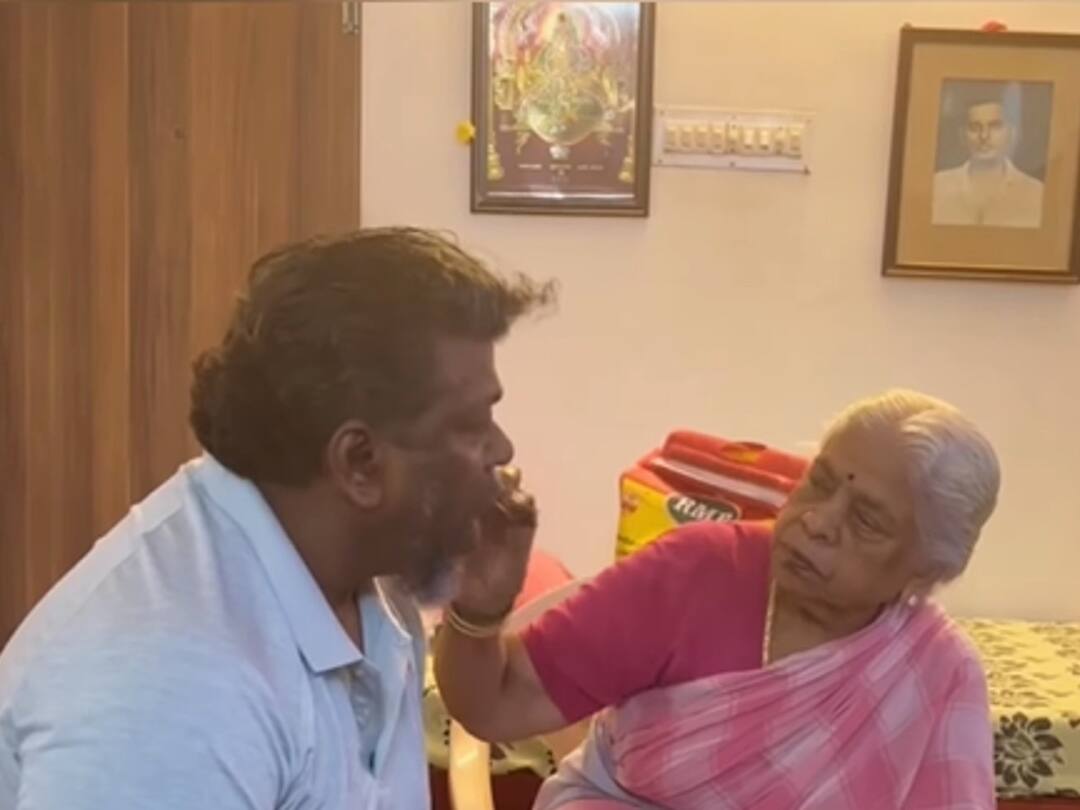 பிறருக்கு புத்தாண்டு தினம்... பார்த்திபனுக்கு பூமி பிறந்த தினம்... லைக்ஸ் அள்ளும் இன்ஸ்டா பதிவு Actor Parthiban celebrates his mother birthday with cake cutting shares video பிறருக்கு புத்தாண்டு தினம்... பார்த்திபனுக்கு பூமி பிறந்த தினம்... லைக்ஸ் அள்ளும் இன்ஸ்டா பதிவு