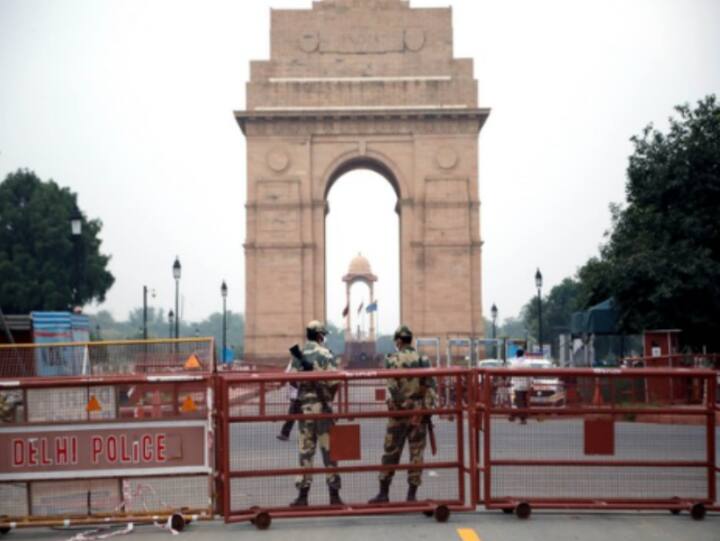 Delhi Police closed the entry of common people at India Gate on New Year ann New Delhi: नए साल पर इंडिया गेट, कर्तव्य पथ पर घूमने जा रहे हैं तो जरूर पढ़ लें ये खबर, वरना हो सकती है परेशानी