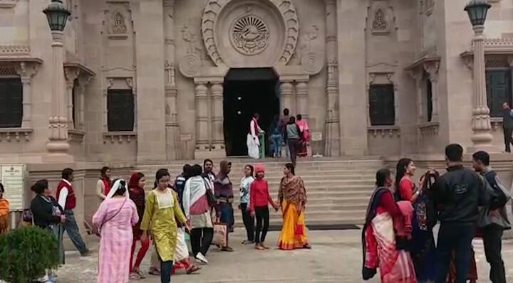 কাশীপুর উদ্যানবাটি, দক্ষিণেশ্বর বাগবাজারে মায়ের বাড়িতে কল্পতরু উৎসব পালন করা হলেও, বেলুড় মঠে সে রকম কোনও অনুষ্ঠান হয় না। তবু পয়লা জানুয়ারি এখানে ভিড় করেন পুণ্যার্থীরা।