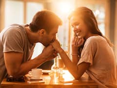 Relationship Tips : तुमच्या क्रशला 'इम्प्रेस' करायचंय? करा या पाच गोष्टी  