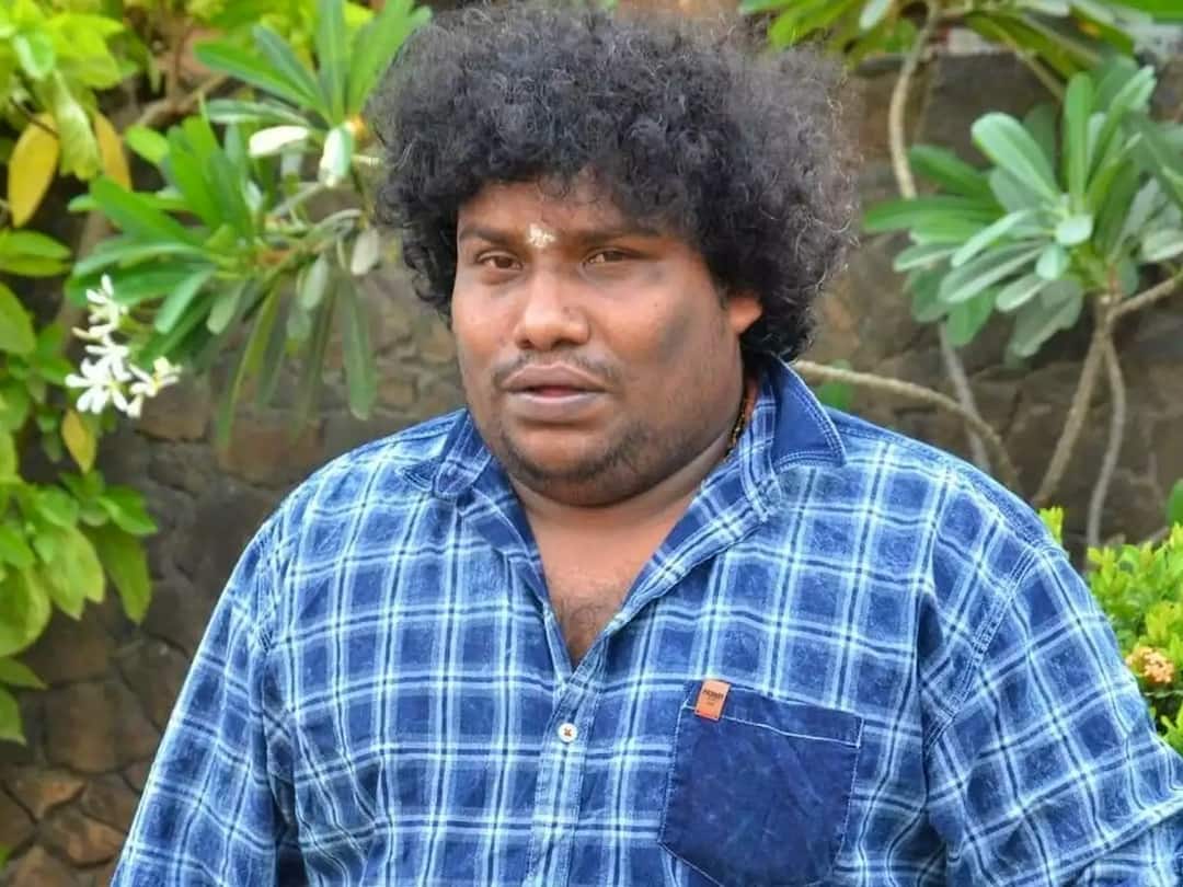 Yogi Babu: புத்தாண்டு தரிசனம் செய்ய சென்ற யோகிபாபு... காக்கவைக்கப்பட்டாரா? என்னாச்சு? Actor Yogi Babu been made wait for new year darshan in famous temple Yogi Babu: புத்தாண்டு தரிசனம் செய்ய சென்ற யோகிபாபு... காக்கவைக்கப்பட்டாரா? என்னாச்சு?
