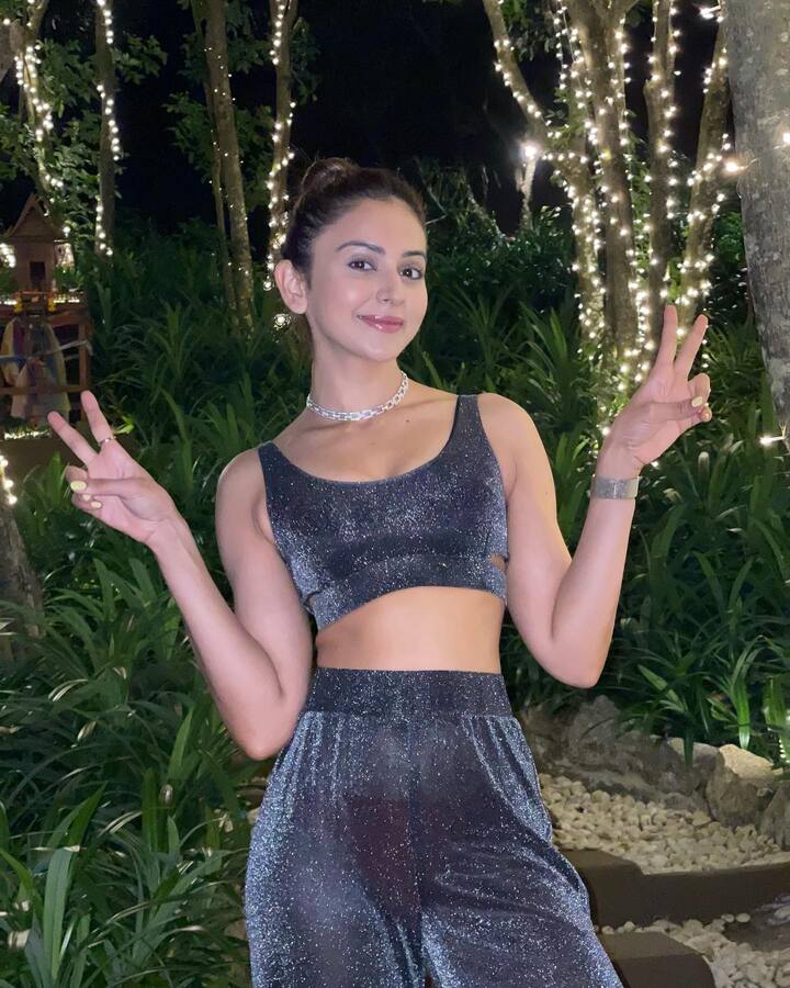 రకుల్ ప్రీత్ సింగ్ తన కొత్త ఏడాది వేడుకలను ఆడంబరంగా జరుపుకుంది. -Image Credit: Rakul Preet Singh/Instagram