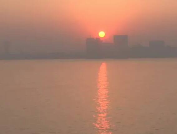 New Year 2023: नए साल का पहला सूर्योदय, कोलकाता के हावड़ा ब्रिज और मुंबई की खूबसूरत तस्वीरें