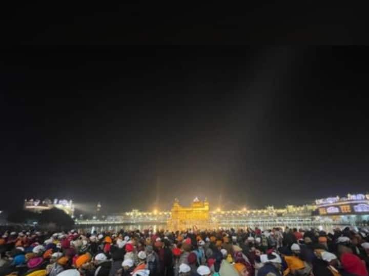 Happy New Year 2023 new year in swarn mandir amritsar golden temple amritsar jo bole so nihal New Year 2023: नए साल पर स्वर्ण मंदिर पहुंचे लाखों श्रद्धालु, ‘जो बोले सो निहाल’ से गूंज उठा अमृतसर