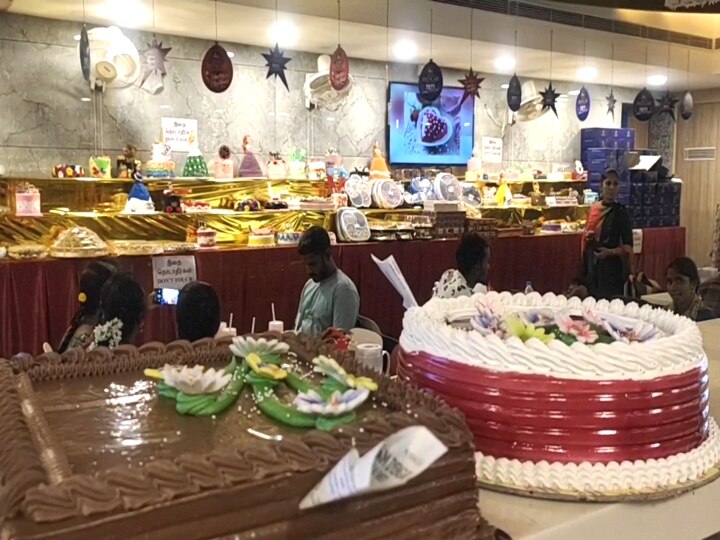 மயிலாடுதுறையில் புத்தாண்டு சிறப்புக் கண்காட்சி: 500 வகையான மாடல்களில் கேக் - அசந்து போன பொதுமக்கள்!