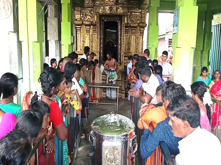 புனித அந்தோணியார் ஆலயத்தில் தீச்சட்டி ஏந்தி அங்கப்பிரதட்சணம் செய்து பக்தர்கள் வழிபாடு