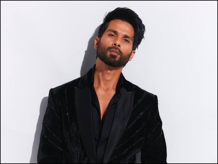 शाहिद कपूर की 'Farzi' और 'Mirzapur 3' के साथ-साल 2023 में ये टॉप सीरीज मचाने वाली है धमाल, देखें लिस्ट Shahid Kapoor Farzi to Mirzapur Season 3 and Others Top OTT Hindi Web Series on Amazon Prime Video And Others OTT Platform शाहिद कपूर की 'Farzi' और 'Mirzapur 3' के साथ-साल 2023 में ये टॉप सीरीज मचाने वाली है धमाल, देखें लिस्ट