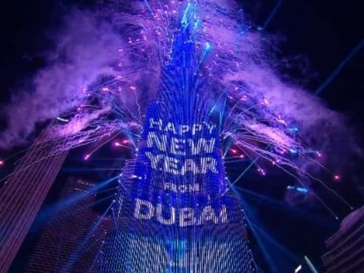 Happy New Year 2023: बुर्ज खलीफा पर दिखा नए साल का मनमोहक नजारा, जमकर हुई आतिशबाजी- वीडियो आया सामने