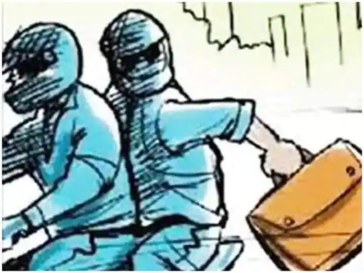 chennai crime robbery in auditor house accused car driver and abscond Crime: வேலையை விட்டுத்தூக்கிய ஆடிட்டர்.. வீடு புகுந்து கொள்ளையடித்த கார் டிரைவர்..! நடந்தது என்ன?