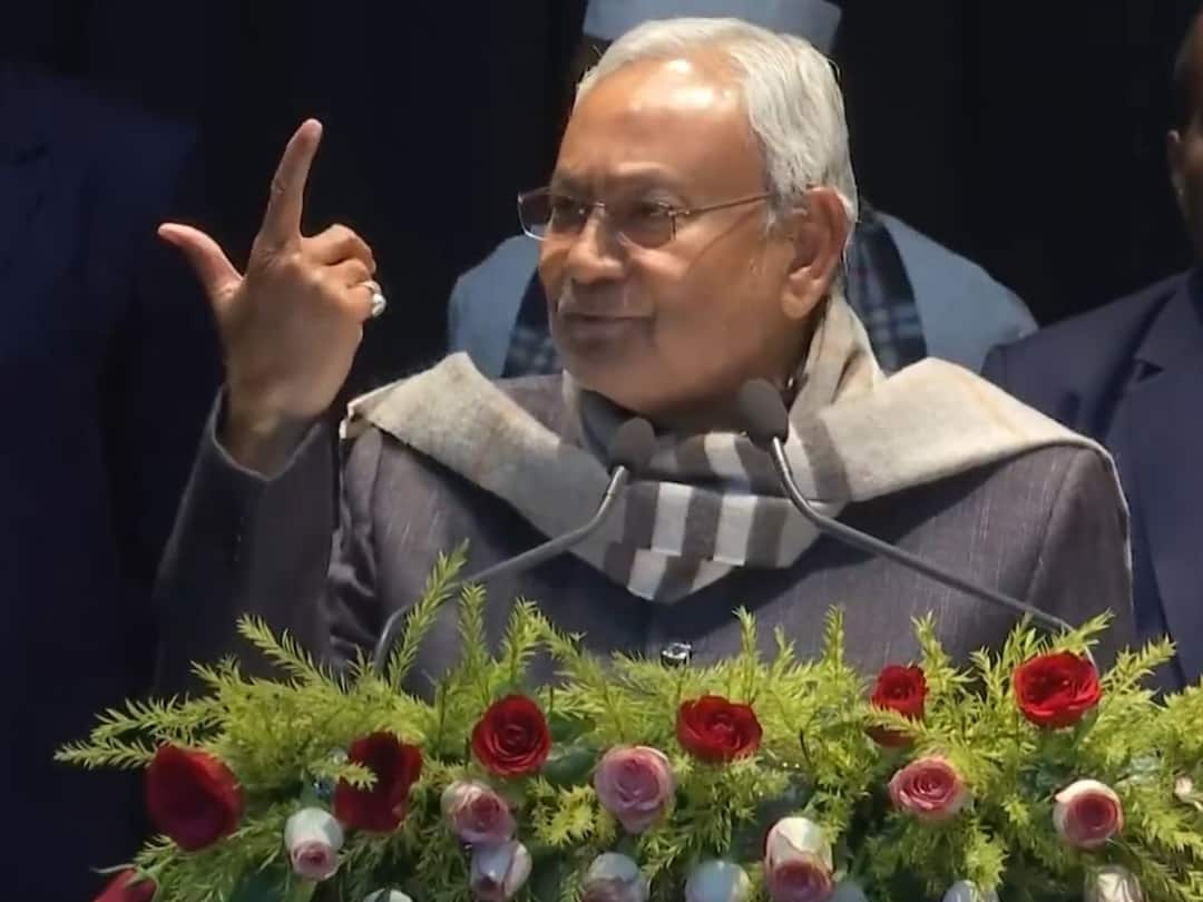 Bihar CM Nitish Kumar: దేశానికి స్వతంత్య్రం సాధించడంలో RSS పాత్ర ఏమీ లేదు , కొత్త జాతిపిత దేశానికి ఏం చేశారు - నితీష్ కుమార్ Bihar CM Nitish Kumar Says No Role Of RSS In Freedom Struggle What Has Father Of New India Done For Nation- Watch Bihar CM Nitish Kumar: దేశానికి స్వతంత్య్రం సాధించడంలో RSS పాత్ర ఏమీ లేదు , కొత్త జాతిపిత దేశానికి ఏం చేశారు - నితీష్ కుమార్