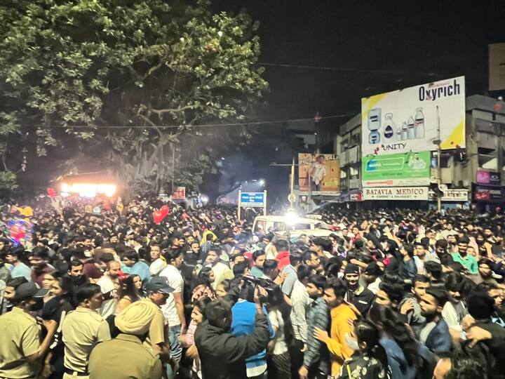 सर्व वयोगटाचे नागरिक दोन वर्षांनी होणाऱ्या या जल्लोषात सहभागी झाले होते.