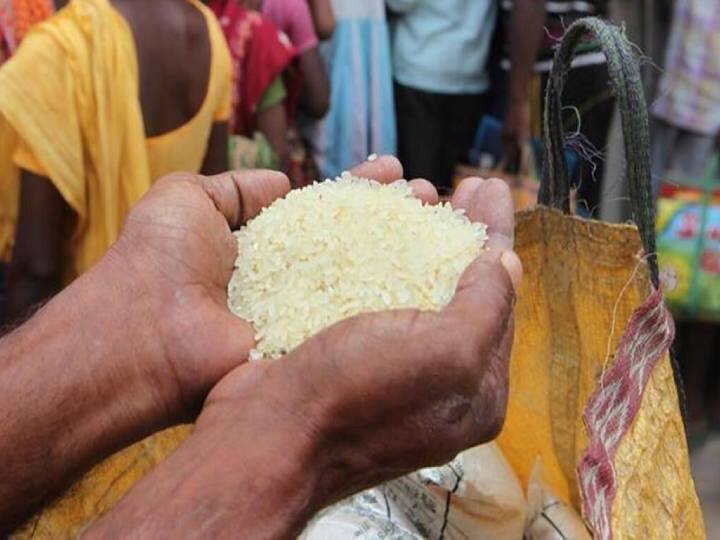 TN Ration Shop: ரேஷன் கடைகளில் அரிசிகளுக்கு தனித்தனி ரசீது.. தமிழகத்தில் இன்று முதல் அமல்..! TN Ration Shop will issue of separate receipt for central and state government ration rice from today TN Ration Shop: ரேஷன் கடைகளில் அரிசிகளுக்கு தனித்தனி ரசீது.. தமிழகத்தில் இன்று முதல் அமல்..!