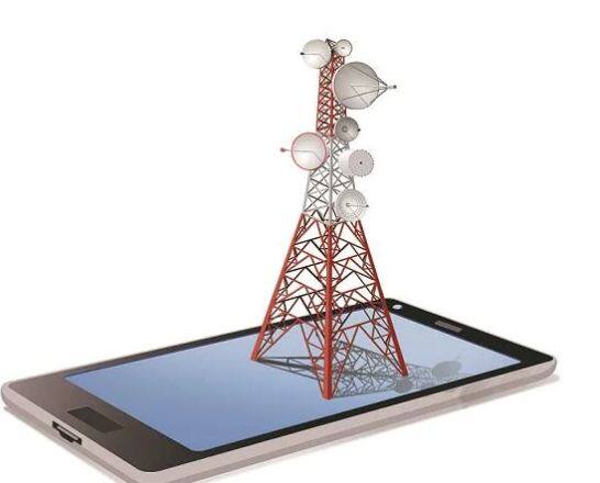 Mobile Tariff Hike In 2023: ਦੇਸ਼ ਵਿੱਚ ਮੋਬਾਈਲ ਸੇਵਾਵਾਂ ਪ੍ਰਦਾਨ ਕਰਨ ਵਾਲੀਆਂ ਟੈਲੀਕਾਮ ਕੰਪਨੀਆਂ ਨਵੇਂ ਸਾਲ ਵਿੱਚ ਟੈਰਿਫ ਵਧਾਉਣ ਦੀ ਤਿਆਰੀ ਕਰ ਰਹੀਆਂ ਹਨ। ਟੈਲੀਕਾਮ ਕੰਪਨੀਆਂ 5ਜੀ ਟੈਲੀਕਾਮ ਸੇਵਾ ਪ੍ਰਦਾਨ ਕਰਨ 'ਚ ਭਾਰੀ ਨਿਵੇਸ਼ ਅਤੇ ਨੈੱਟਵਰਕ ਲਾਗਤ 'ਚ ਵਾਧੇ ਕਾਰਨ ਟੈਰਿਫ ਵਧਾ ਸਕਦੀਆਂ ਹਨ। ਇਸ ਵਾਰ ਮੰਨਿਆ ਜਾ ਰਿਹਾ ਹੈ ਕਿ ਪ੍ਰੀਪੇਡ ਅਤੇ ਪੋਸਟਪੇਡ ਦੋਵੇਂ ਕੰਪਨੀਆਂ ਟੈਰਿਫ 'ਚ ਵਾਧੇ ਦਾ ਐਲਾਨ ਕਰ ਸਕਦੀਆਂ ਹਨ।