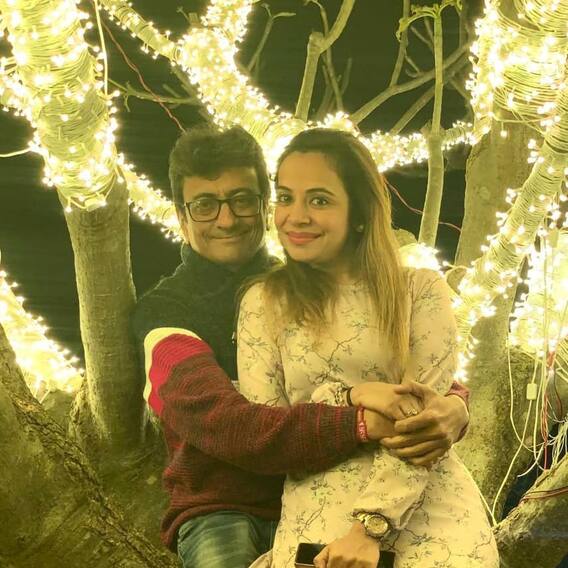 TMKOC: असल में ‘जेठालाल’ से उम्र में छोटे हैं ‘बापू जी’, पत्नी हैं इतनी खूबसूरत कि ‘बबीता जी’ भी हैं फेल, देखें फोटोज TMKOC: असल में ‘जेठालाल’ से उम्र में छोटे हैं ‘बापू जी’, पत्नी हैं इतनी खूबसूरत कि ‘बबीता जी’ भी हैं फेल, देखें फोटोज