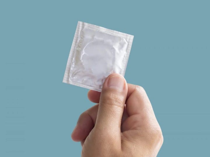 Condom Making process know how Condom is made and which material used for this प्लास्टिक, रबर या और कुछ... किससे बना होता है कंडोम? क्या इससे प्रदूषण बढ़ता है?