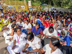 சேலம்: கொரோனா காலத்தில் பணியாற்றிய செவிலியர்கள் 2வது நாளாக காத்திருப்பு போராட்டம்