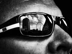 धूप के लिए नहीं बल्कि न्याय के लिए बनाए गए थे सनग्लासेज़, जानिए इसके पीछे की दिलचस्प कहानी