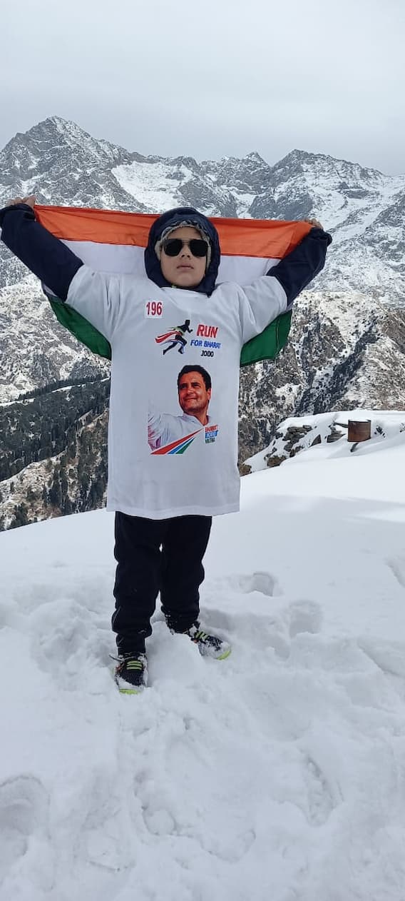 8 ਸਾਲਾ ਅਰਜਿਤ ਨੇ 10500 ਫੁੱਟ ਉਚਾਈ 'ਤੇ ਲਹਿਰਾਇਆ ਤਿਰੰਗਾ