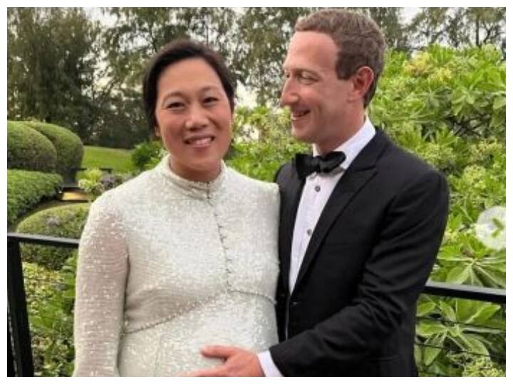 Facebook Co Founder Mark Zuckerberg Shares Photo With Pregnant Wife Priscilla Chan Mark Zuckerberg: तीसरे बच्चे के पिता बनेंगे मार्क जुकरबर्ग, पत्नी के साथ फोटो शेयर कर लिखा ये खास मैसेज