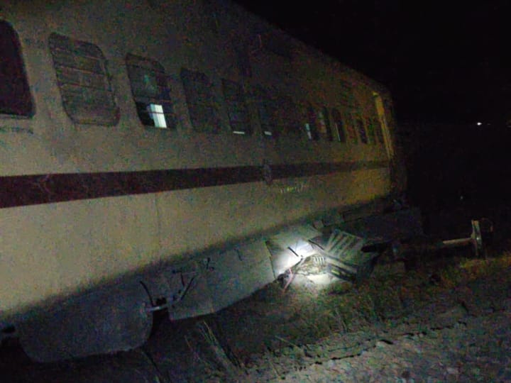 Pali rail accident coaches of Bandra Terminus-Jodhpur Suryanagari Express train derailed Suryanagari Train Accident: राजस्थान के पाली में बड़ा रेल हादसा, बांद्रा-जोधपुर सूर्यनगरी एक्सप्रेस की 11 बोगियां हुई बेपटरी