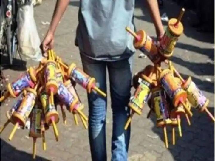 Nashik latest news updates Makar Sankranti 2023  sell the nylon manja of kite action taken by police खबरदार! नायलॉन मांजा विक्री कराल तर पोलीस तुमच्या मागावर..