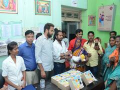 नववर्षाच्या पहिल्या दिवशी जन्मलेल्या मुलींना परभणीच्या जिलेबीवाल्याची अनोखी भेट