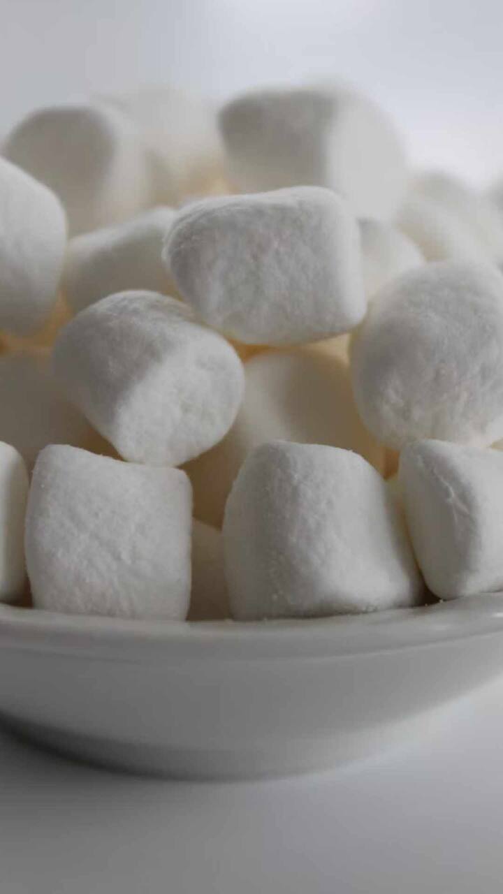 साखर हा असा पदार्थ आहे जो प्रत्येक गोडाच्या पदार्थांत वापरला जातो.