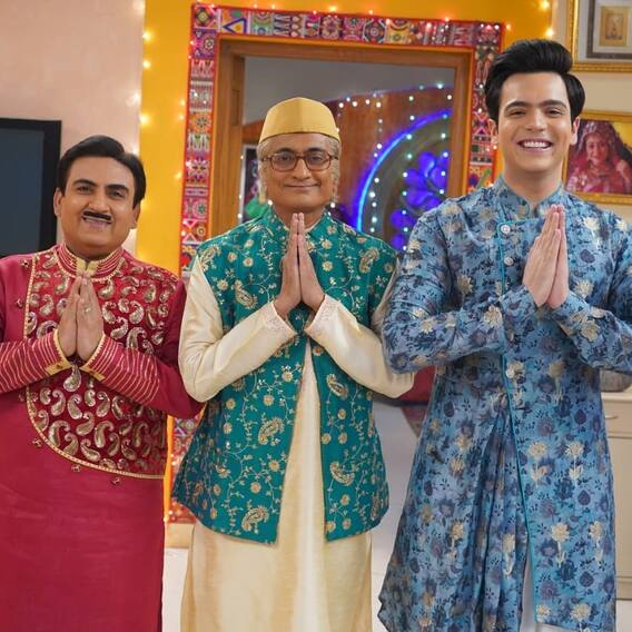 TMKOC: असल में ‘जेठालाल’ से उम्र में छोटे हैं ‘बापू जी’, पत्नी हैं इतनी खूबसूरत कि ‘बबीता जी’ भी हैं फेल, देखें फोटोज TMKOC: असल में ‘जेठालाल’ से उम्र में छोटे हैं ‘बापू जी’, पत्नी हैं इतनी खूबसूरत कि ‘बबीता जी’ भी हैं फेल, देखें फोटोज