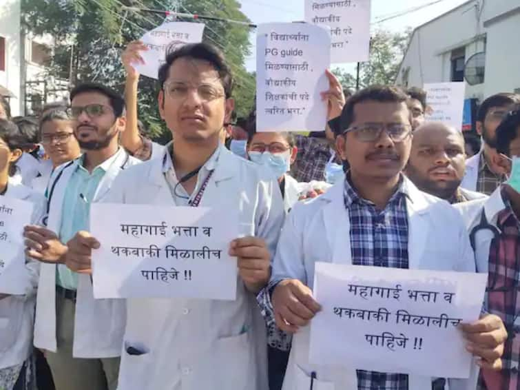 Doctor Strike More than seven thousand resident doctors across the state are on strike for various demands Doctor Strike:  वेगवेगळ्या मागण्यांसाठी राज्यभरातील सात हजारपेक्षा जास्त निवासी डॉक्टर संपावर, आंदोलन मागे घेण्याचं सरकारचं आवाहन