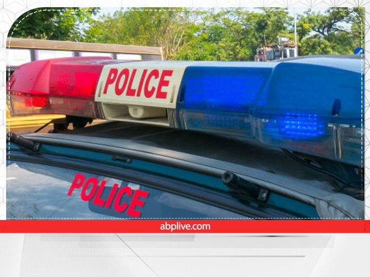 Lucknow News: लखनऊ में 9 घंटे तक ट्रैफिक जाम करने पर 300 अज्ञात वकीलों पर मामला दर्ज, जानें- क्या है पूरा मामला? Lucknow Police Ragistered Case against 300 unknown lawyers for causing traffic jam for 9 hours Lucknow News: लखनऊ में 9 घंटे तक ट्रैफिक जाम करने पर 300 अज्ञात वकीलों पर मामला दर्ज, जानें- क्या है पूरा मामला?